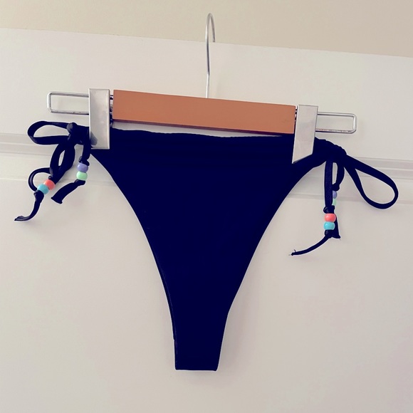 H&M High Rise Cheeky Black Bikini Bottoms - Picture 1 of 4